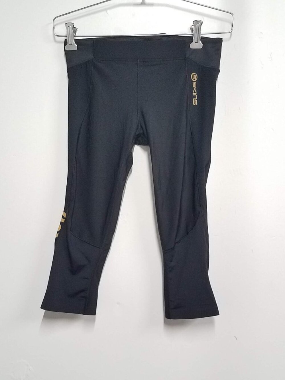 Skins A400 Compression Training Capris Black Womens Small A400 008 1031 2015101